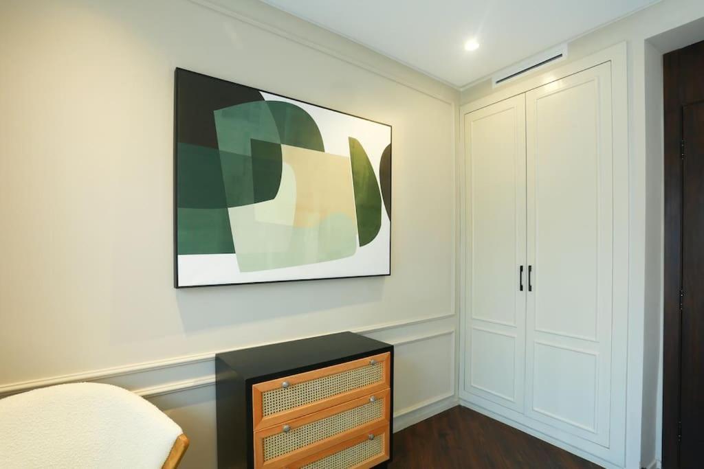 Jade Casa Blanca